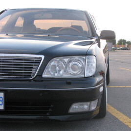 2000 Lexus LS 400