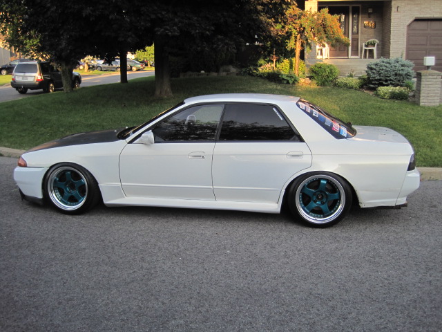 1989 Nissan R31-R34 Skyline 4dr photo