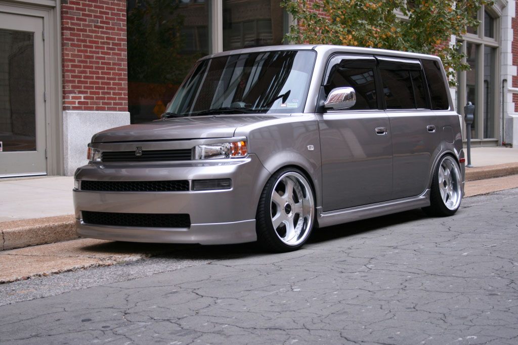 2005 Scion xB photo