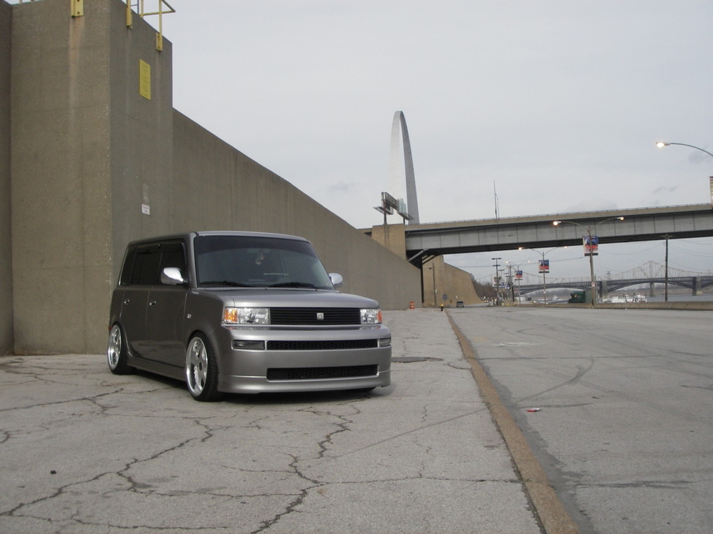 2005 Scion xB photo