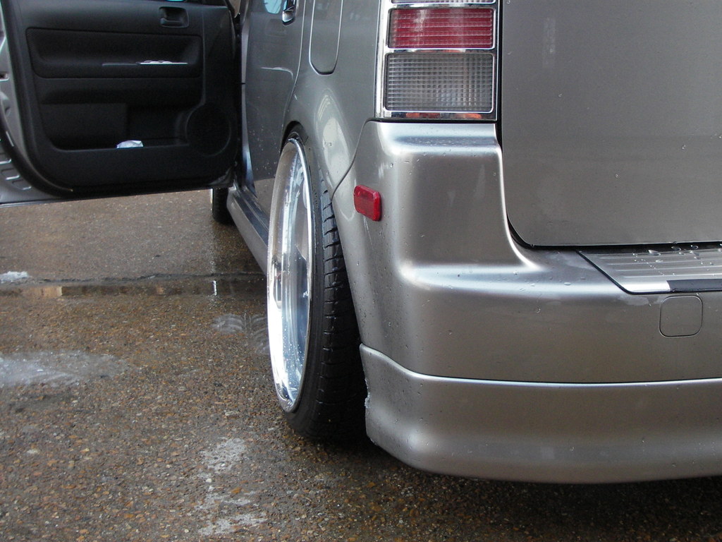 2005 Scion xB photo