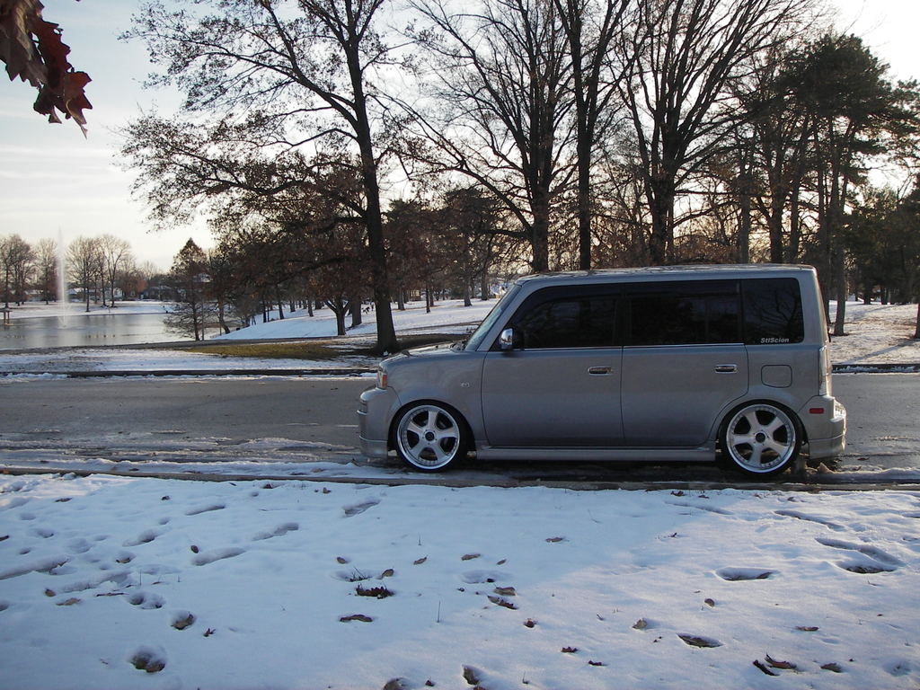 2005 Scion xB photo