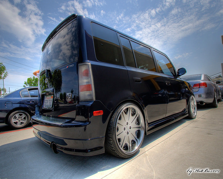 2004 Scion xB photo
