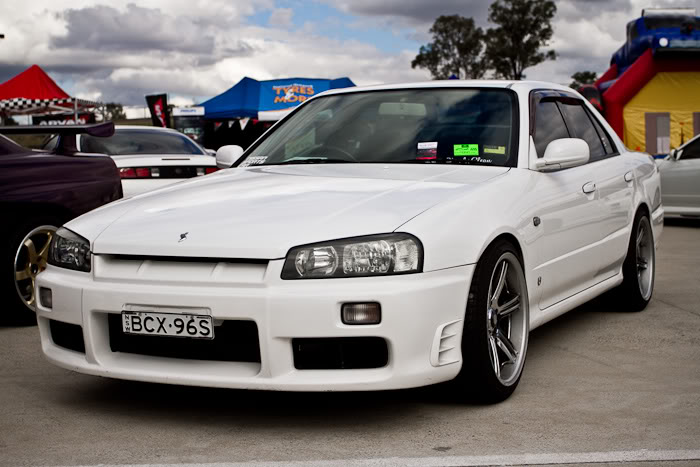 2000 Nissan R31-R34 Skyline 4dr photo