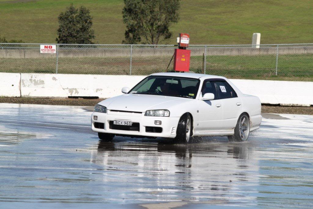 2000 Nissan R31-R34 Skyline 4dr photo