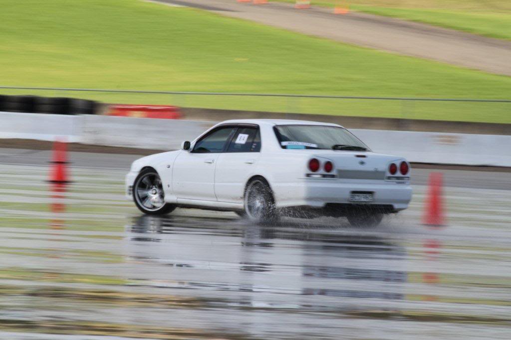 2000 Nissan R31-R34 Skyline 4dr photo