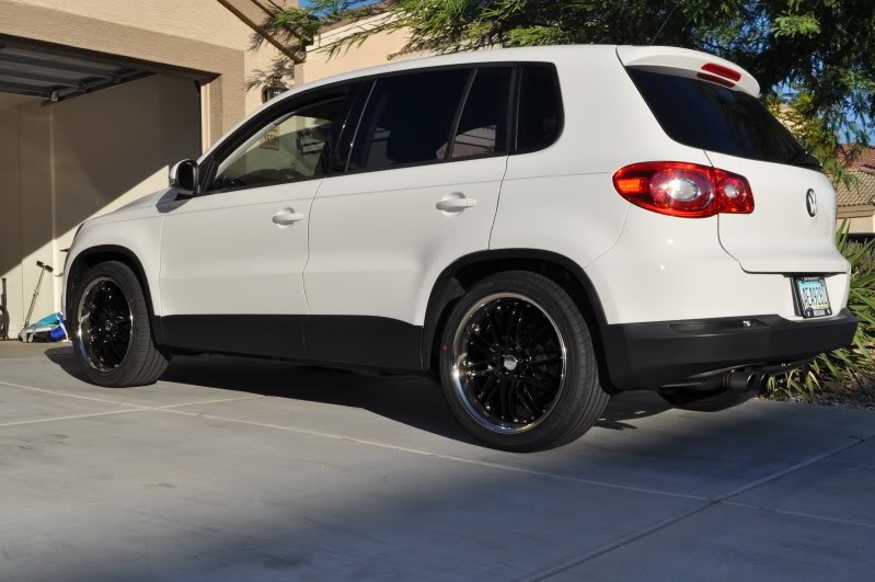 2010 Volkswagen Tiguan photo