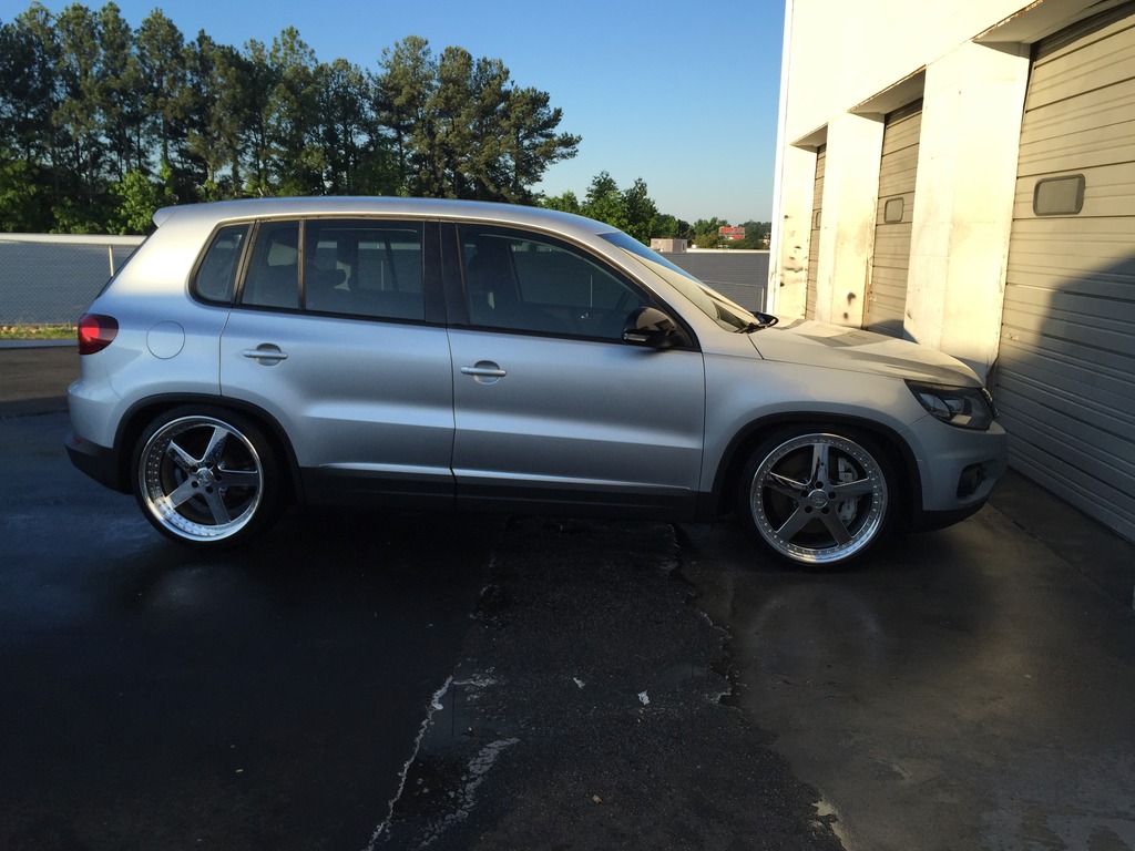 2015 Volkswagen Tiguan photo