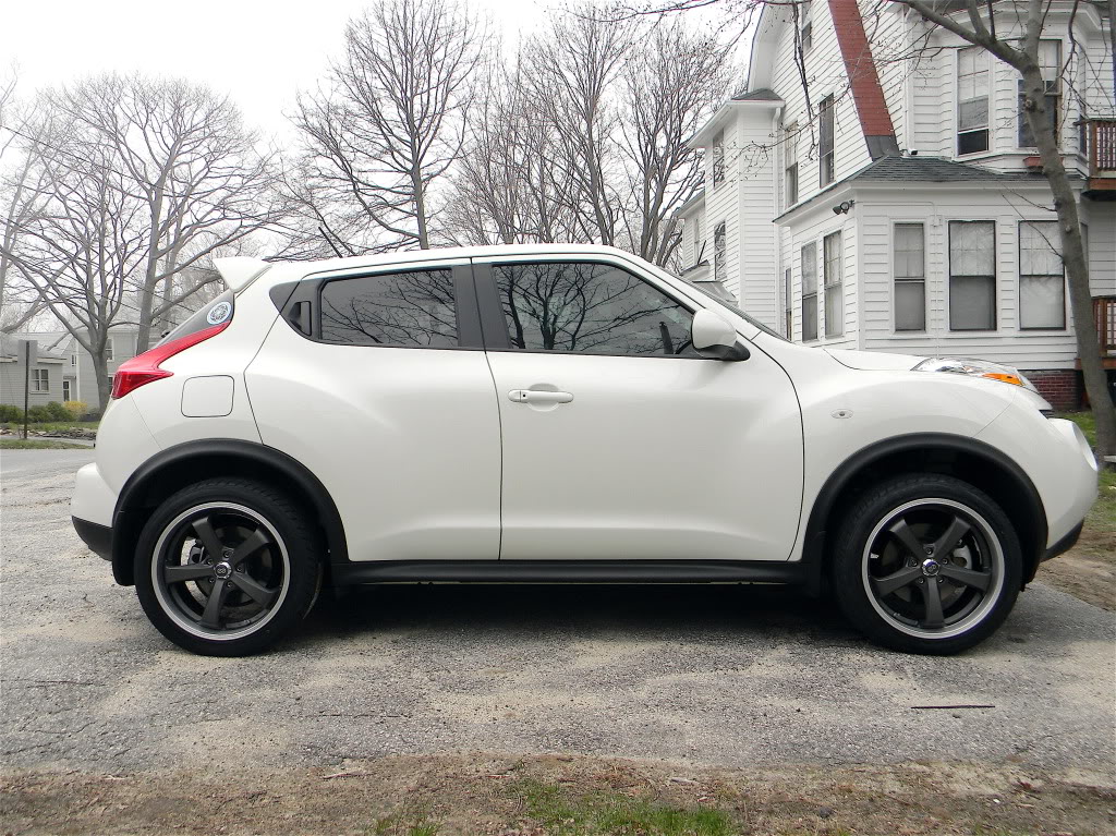 2011 Nissan Juke photo