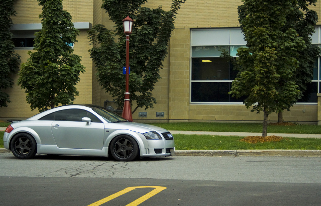 2000 Audi TT photo