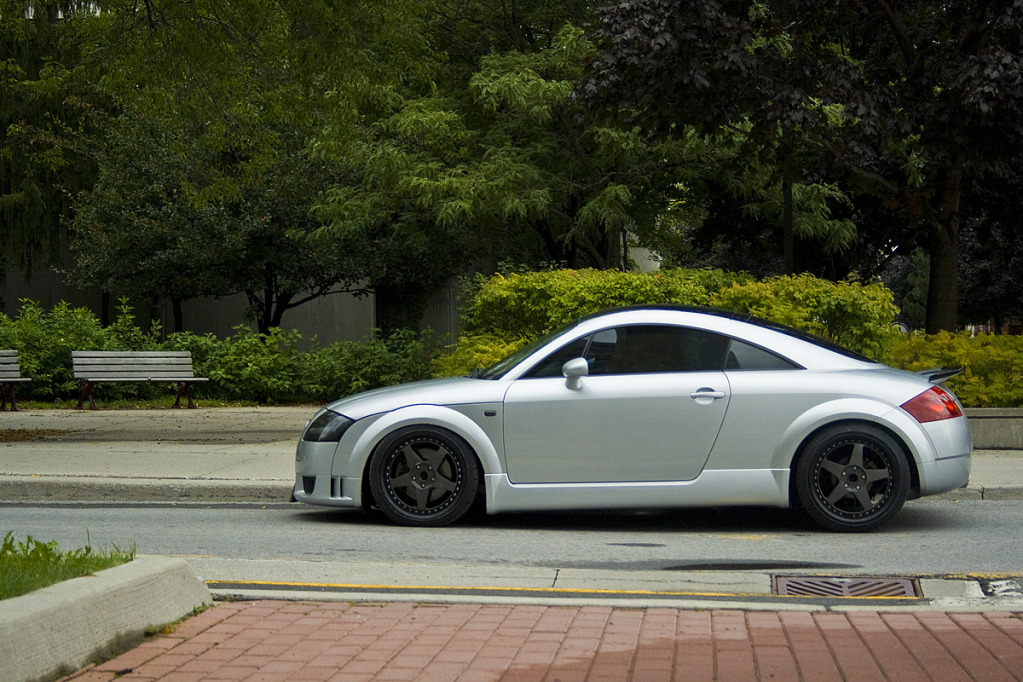 2000 Audi TT photo