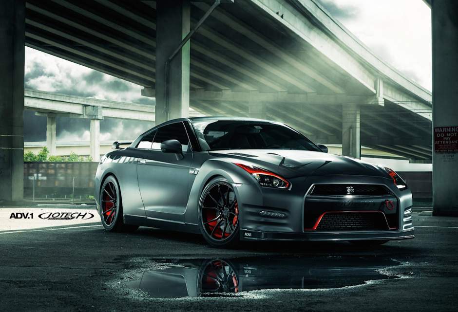 2015 Nissan GT-R photo