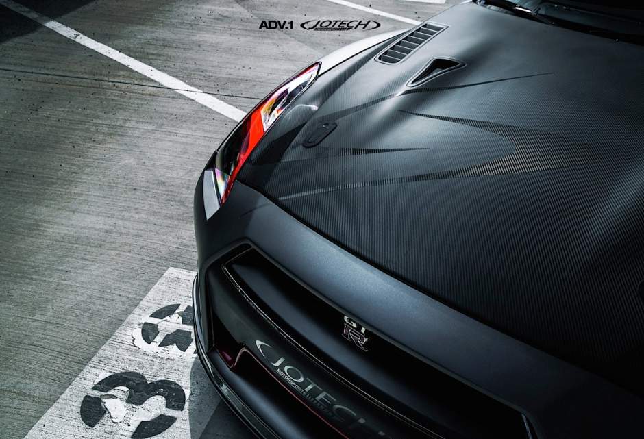 2015 Nissan GT-R photo