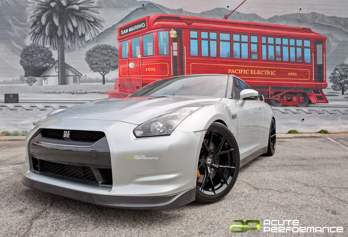 2013 Nissan GT-R photo