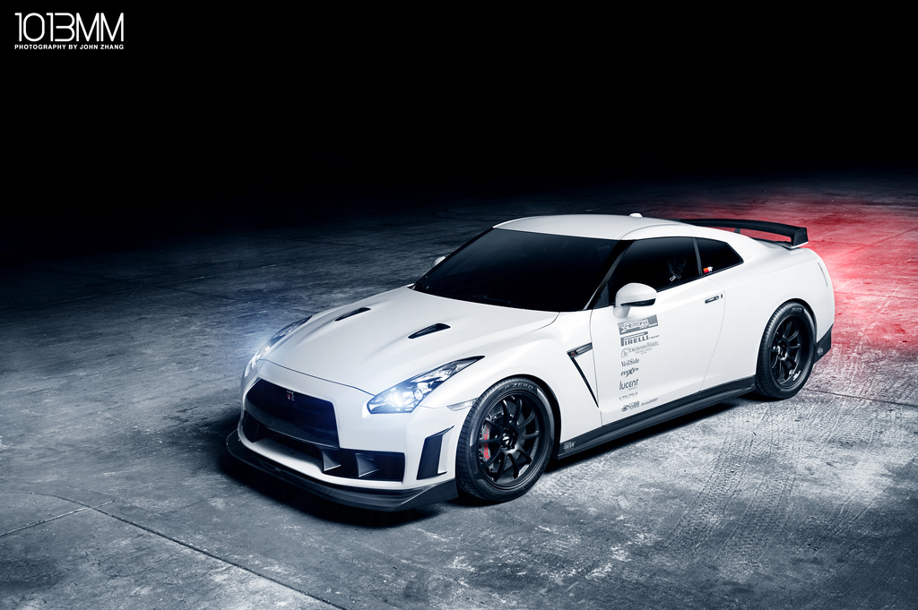 2015 Nissan GT-R photo