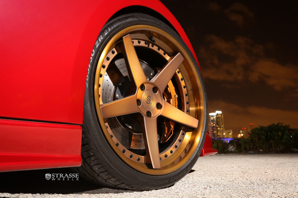 2015 Nissan GT-R photo
