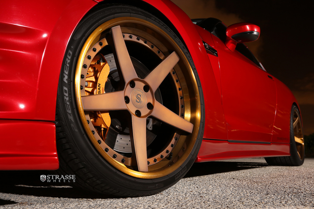 2015 Nissan GT-R photo
