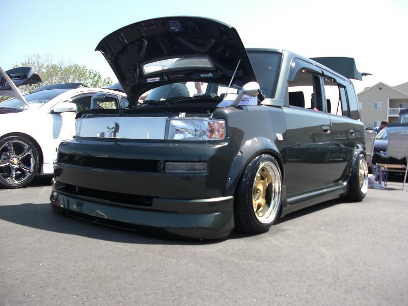 2005 Scion xB photo
