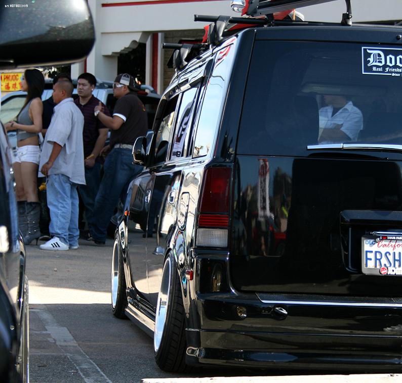2005 Scion xB photo