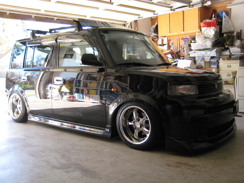 2005 Scion xB photo