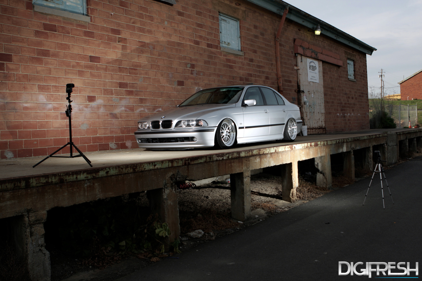 2000 BMW 528 photo