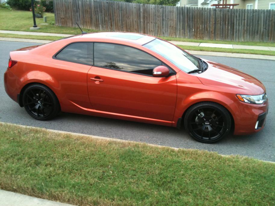 2010 Kia Forte Koup photo