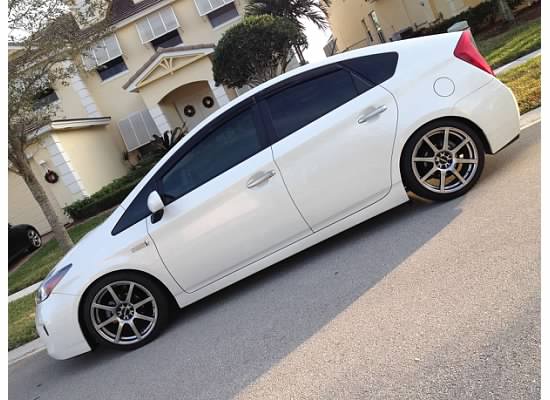 2012 Toyota Prius Plug-in photo