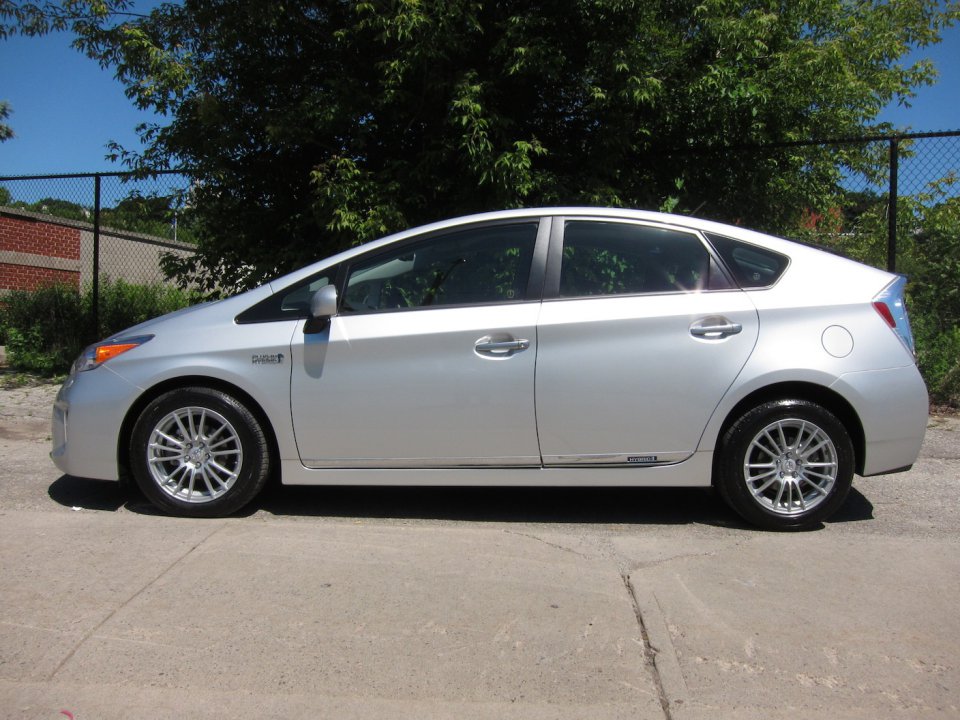2013 Toyota Prius Plug-in photo