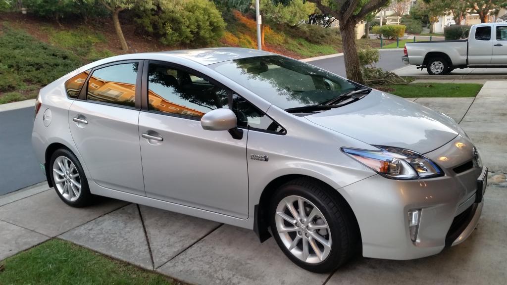 2012 Toyota Prius Plug-in photo