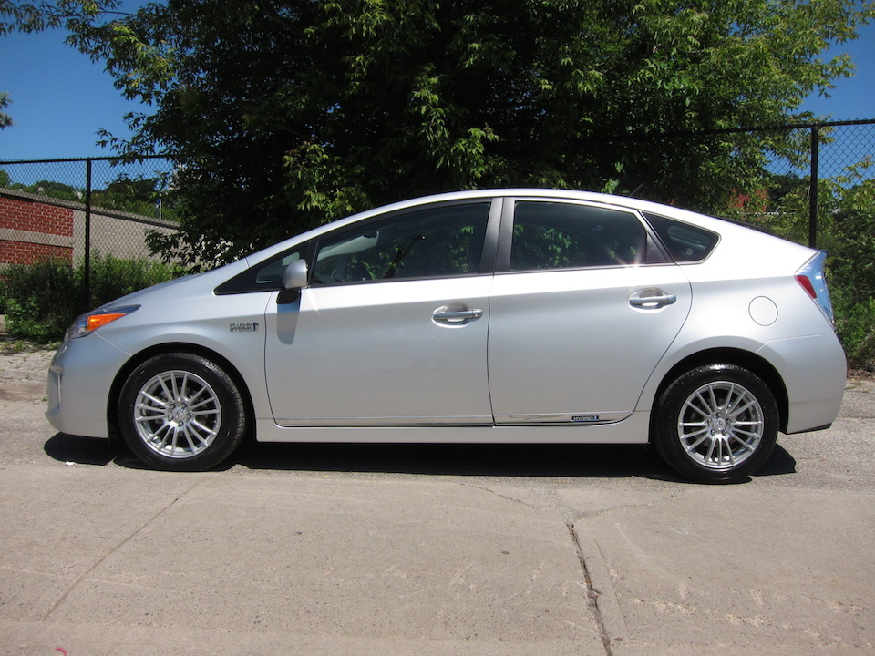 2013 Toyota Prius Plug-in photo