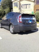 Toyota Prius v