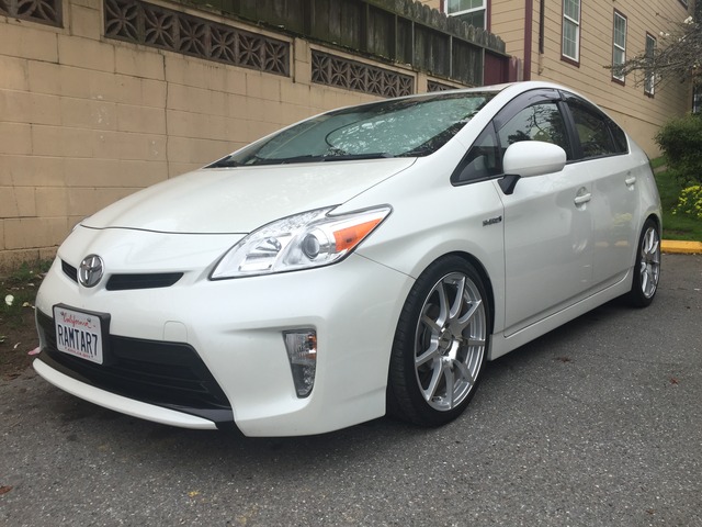 2014 Toyota Prius photo