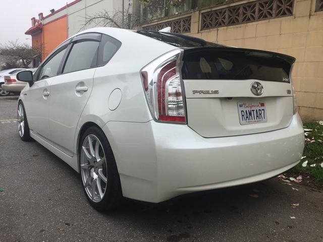 2014 Toyota Prius photo