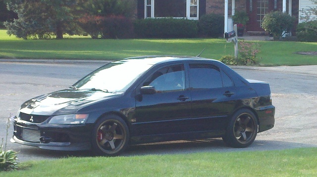 2003 Mitsubishi Lancer Evolution photo