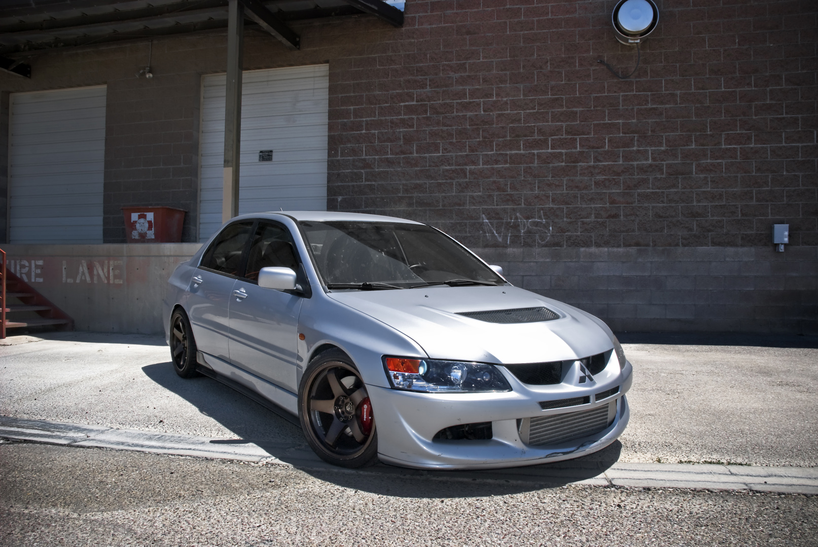2005 Mitsubishi Lancer Evolution photo
