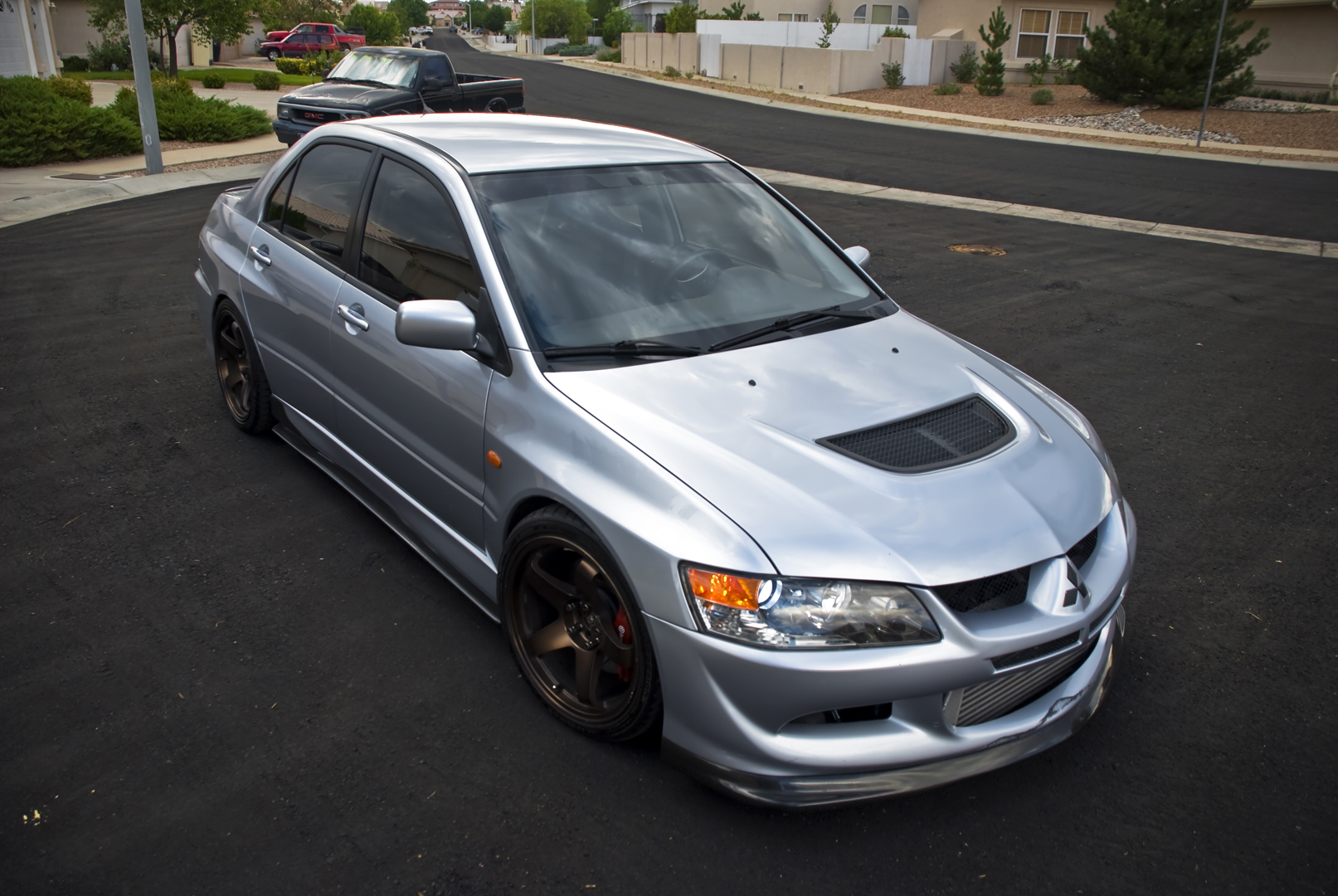 2005 Mitsubishi Lancer Evolution photo
