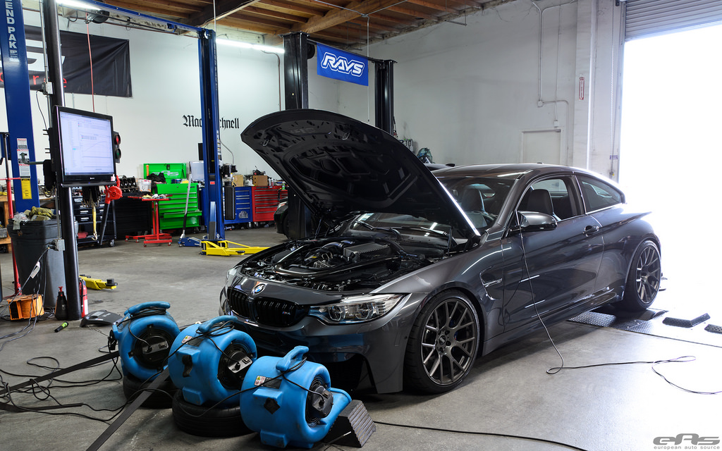 2015 BMW M4 photo