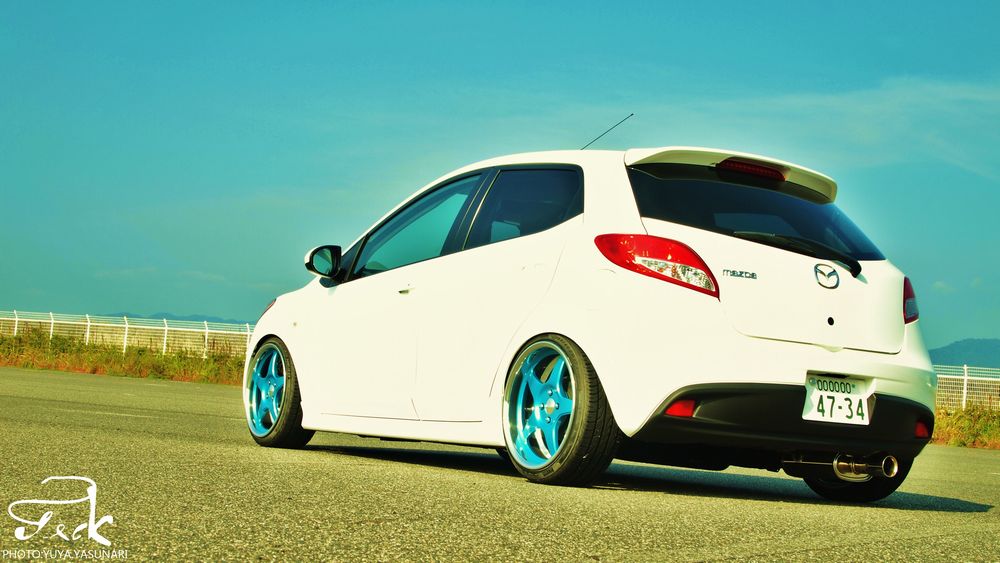 2011 Mazda Mazda2 photo