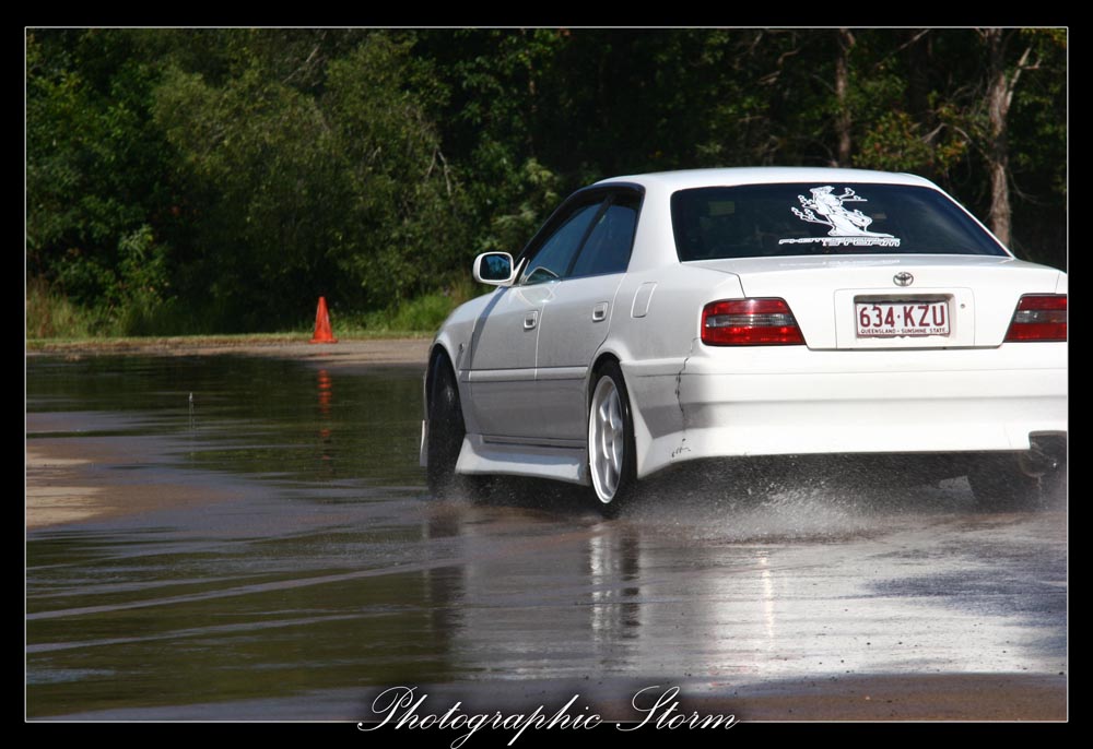 1998 Toyota Chaser photo