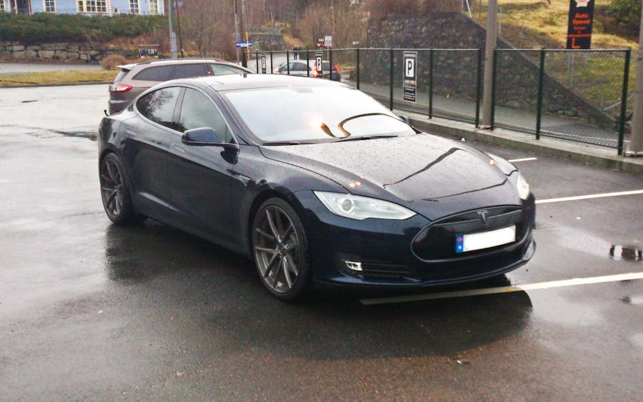 2013 Tesla Model S photo