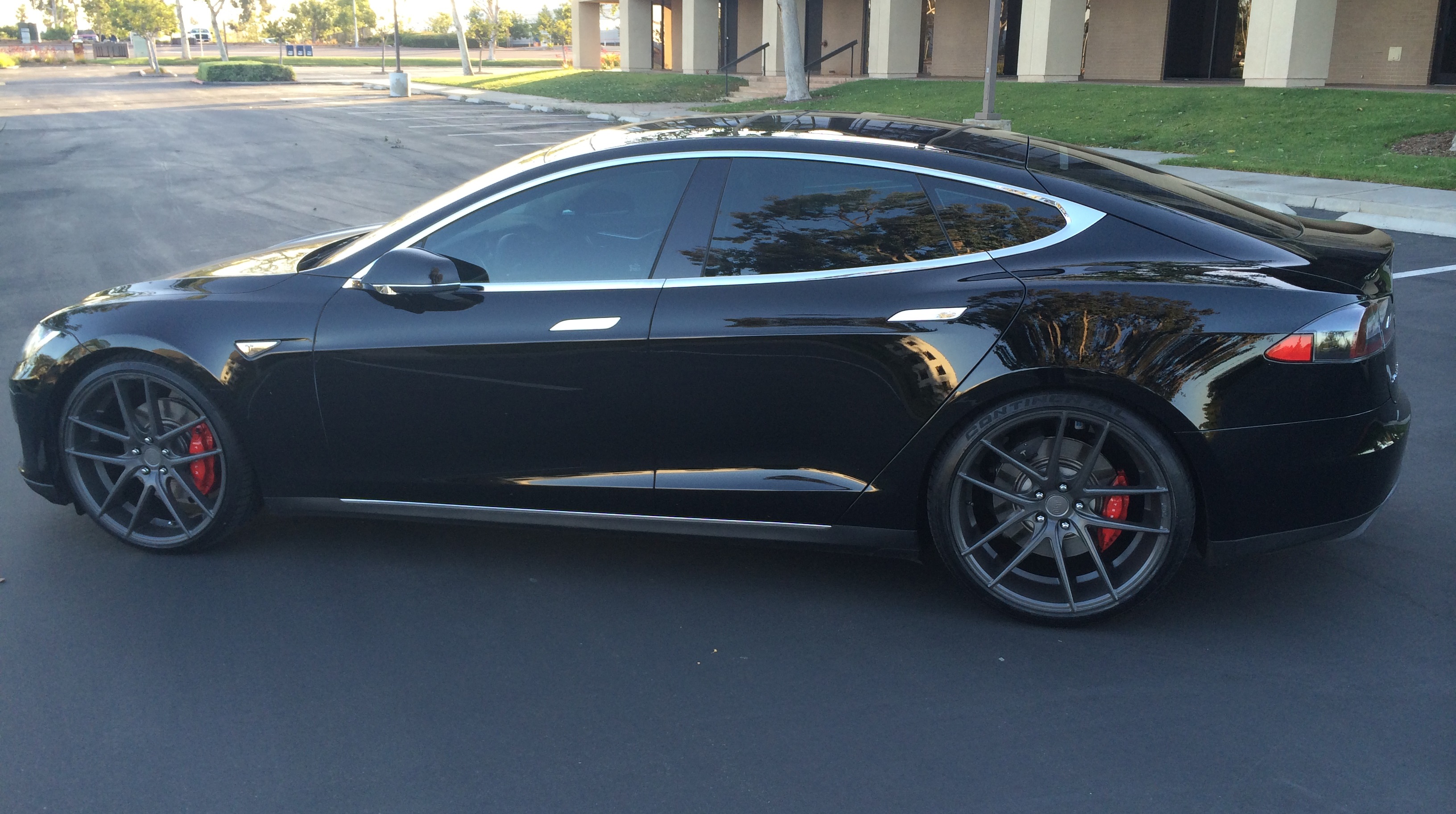 2014 Tesla Model S photo