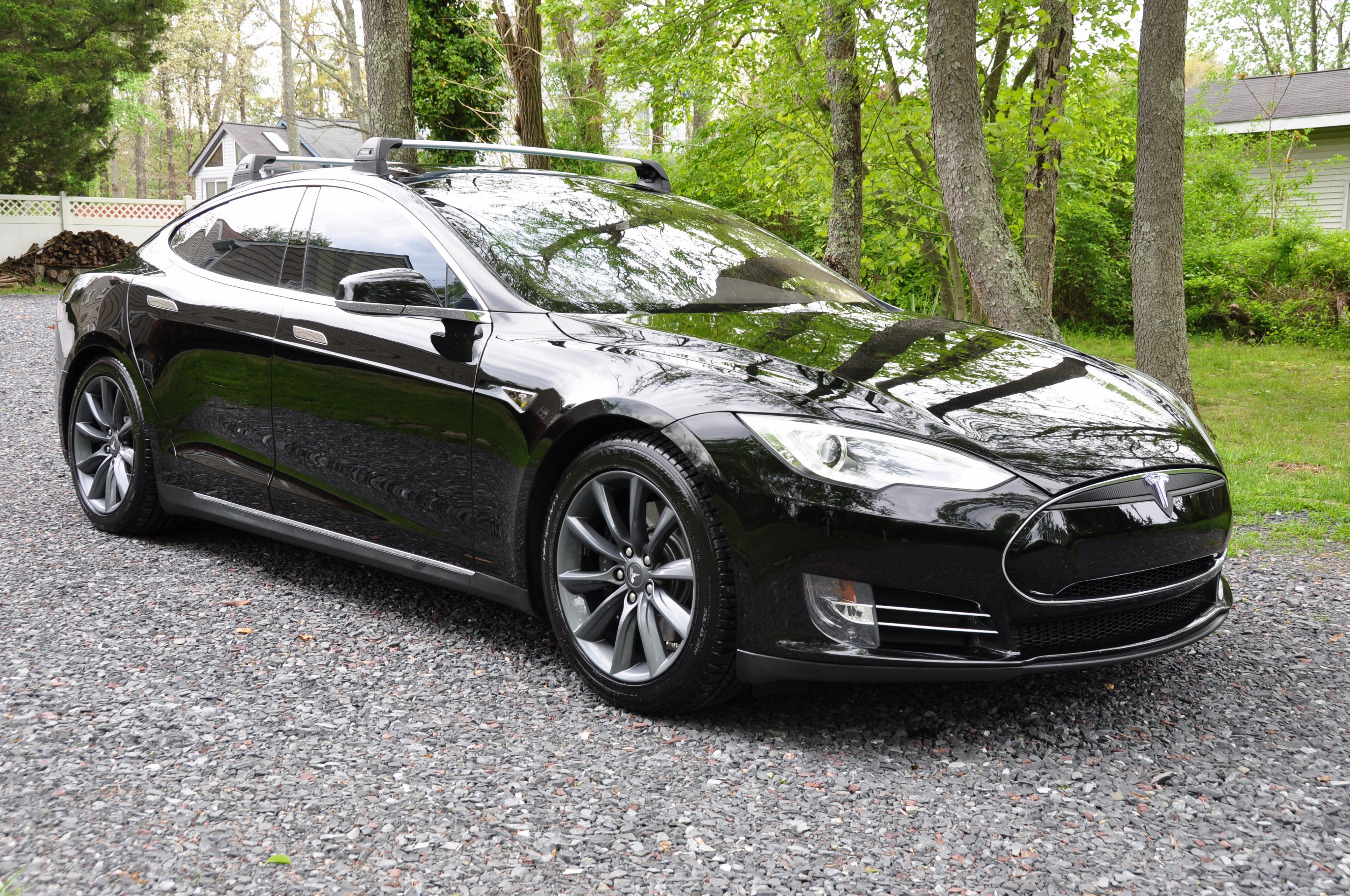 2013 Tesla Model S photo