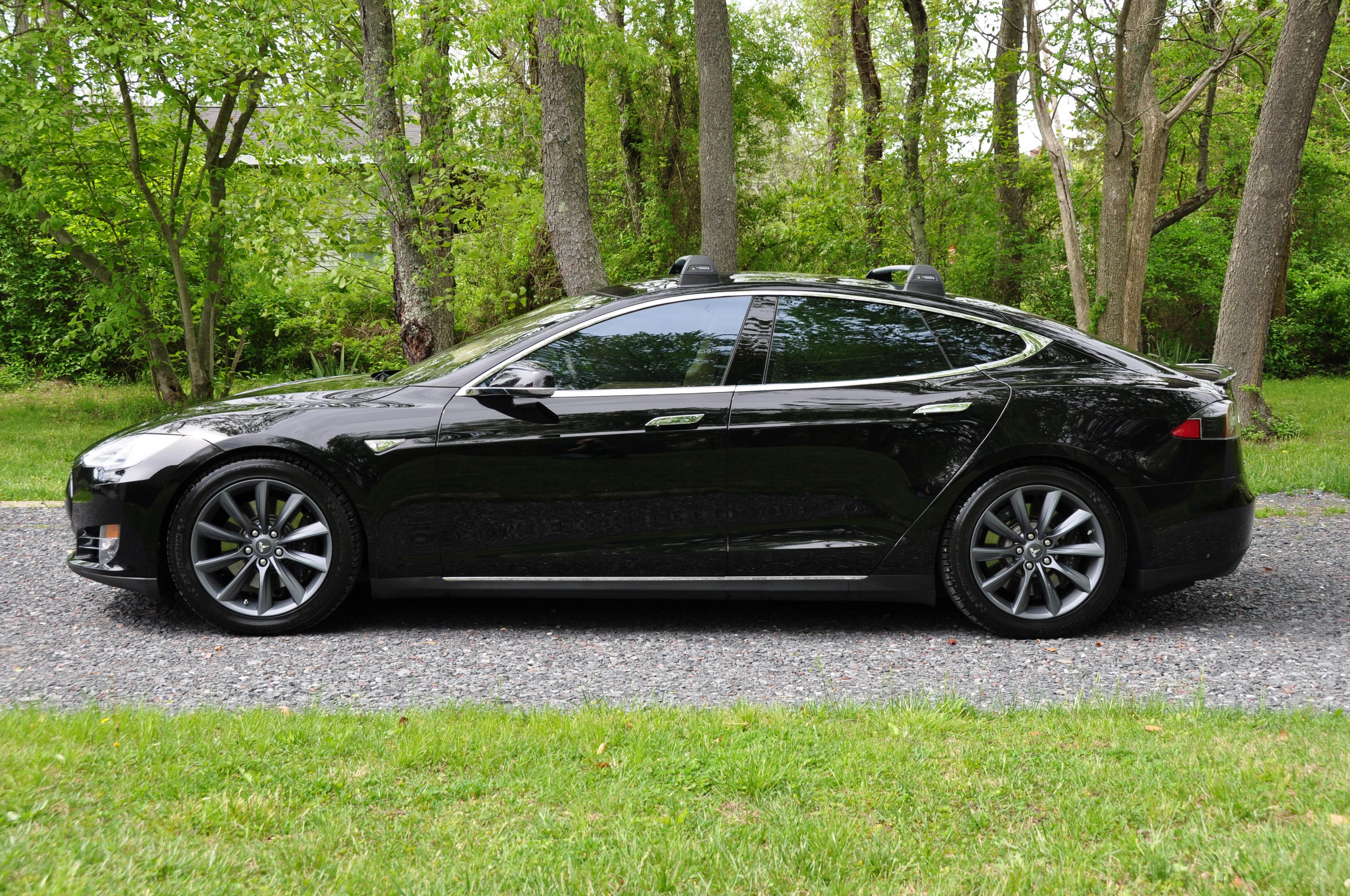 2013 Tesla Model S photo