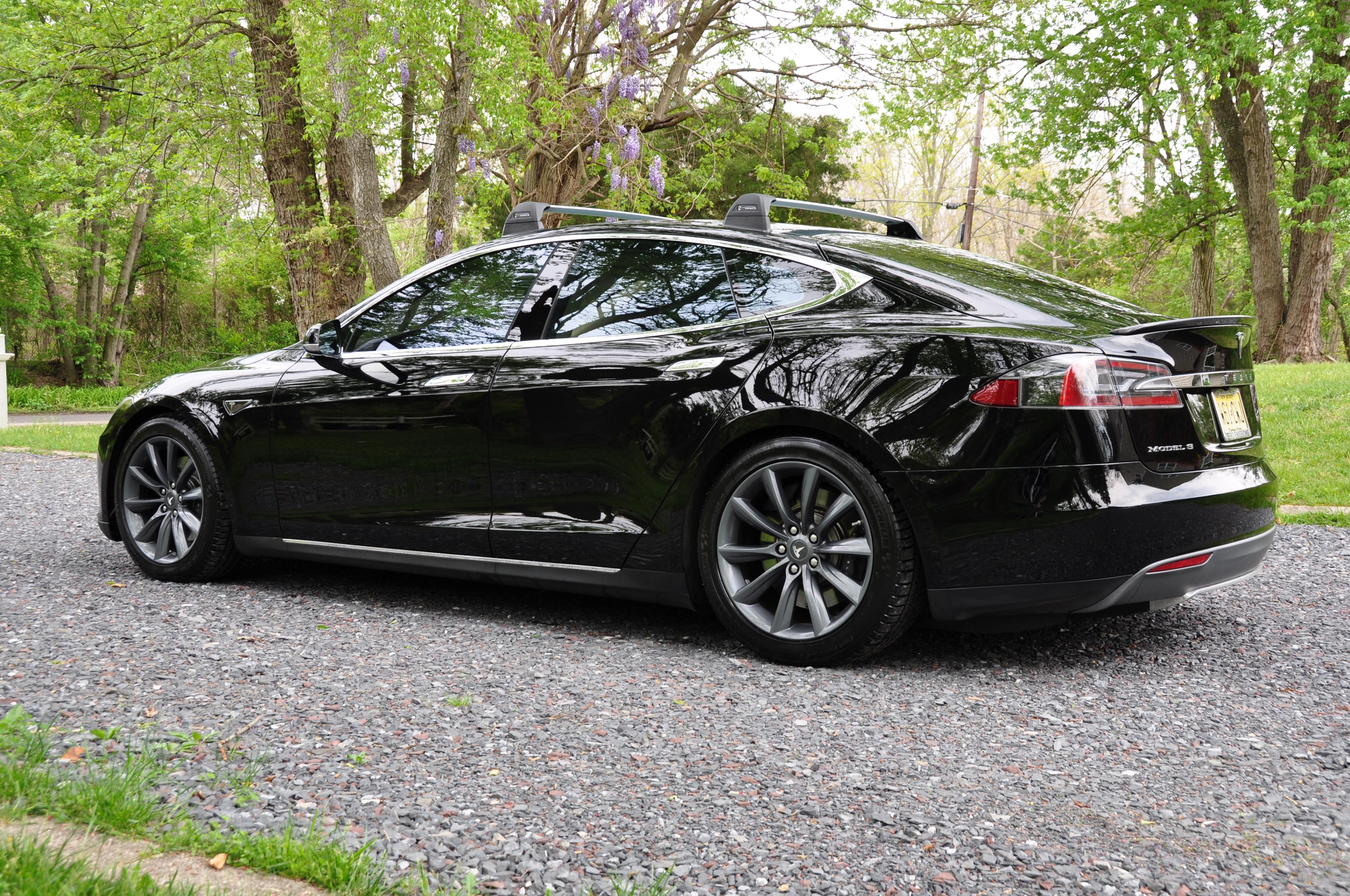 2013 Tesla Model S photo