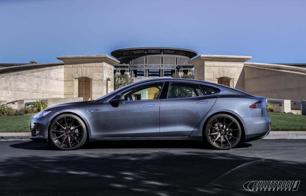 2014 Tesla Model S photo