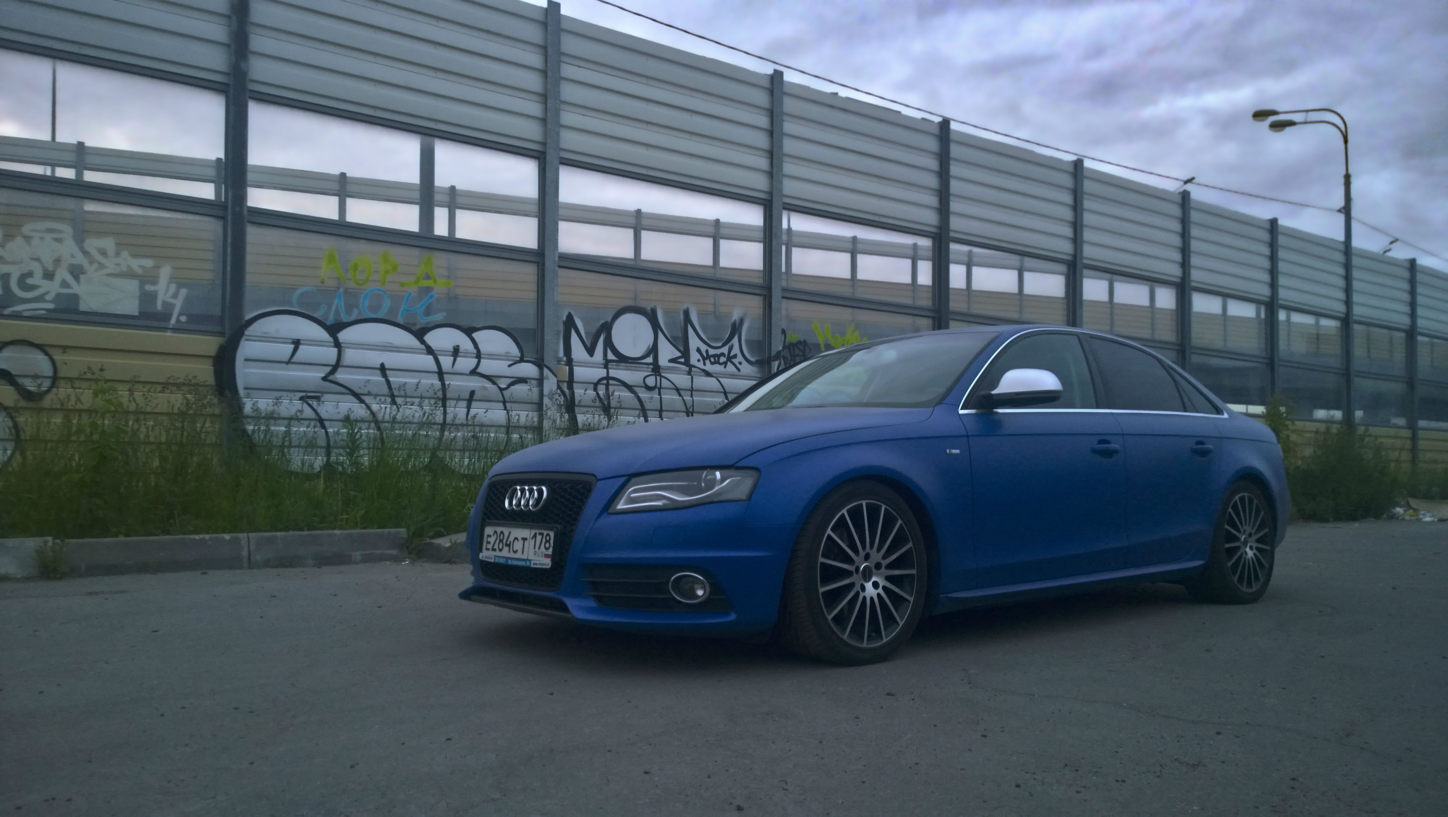 2009 Audi A4 photo