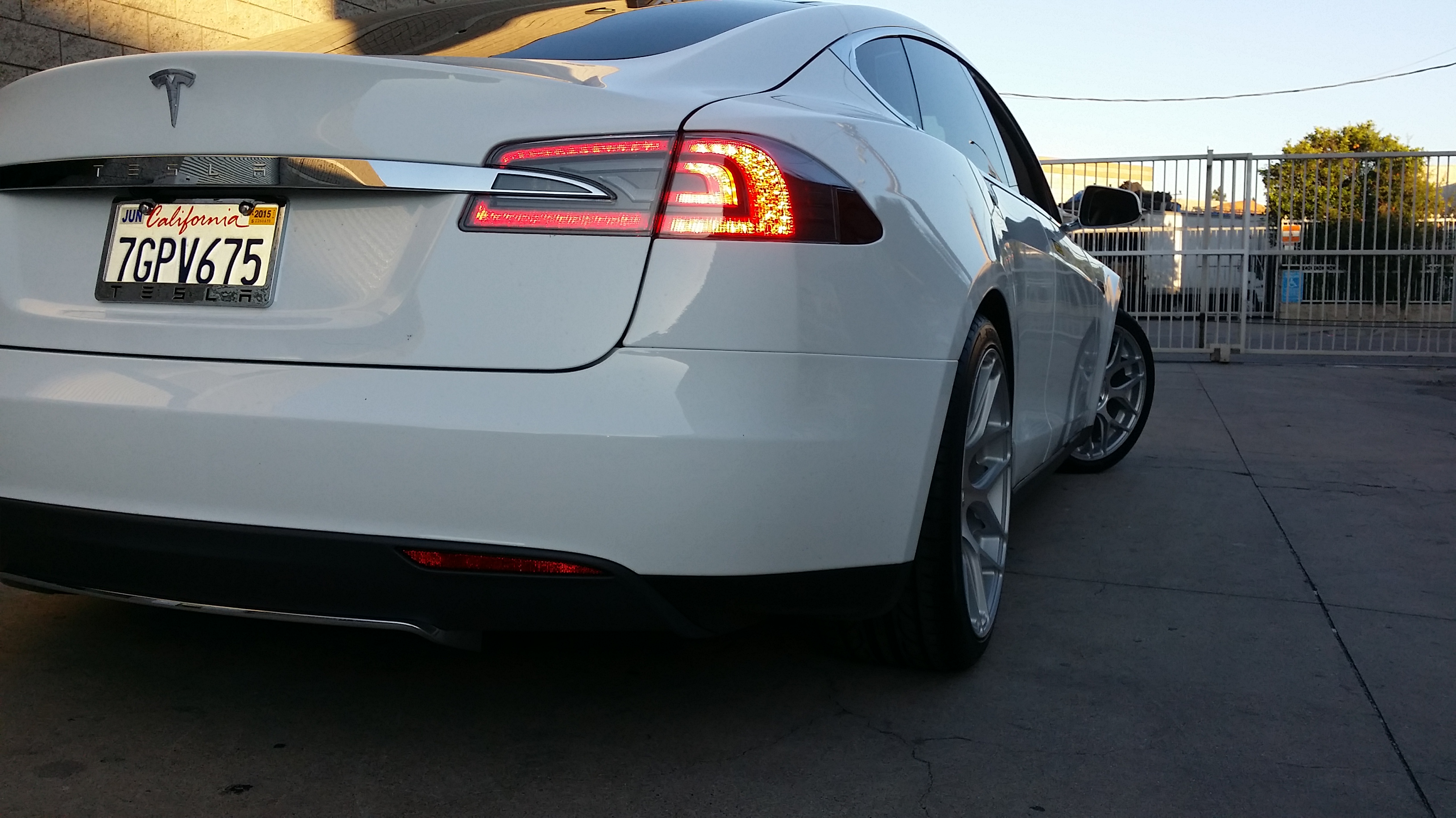 2015 Tesla Model S photo