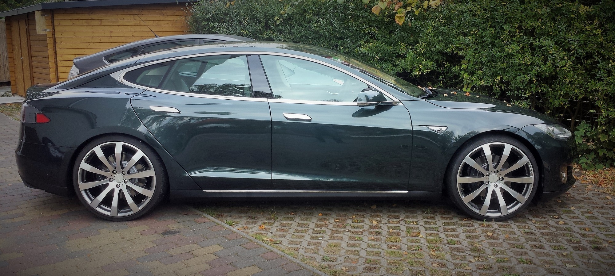 2015 Tesla Model S photo