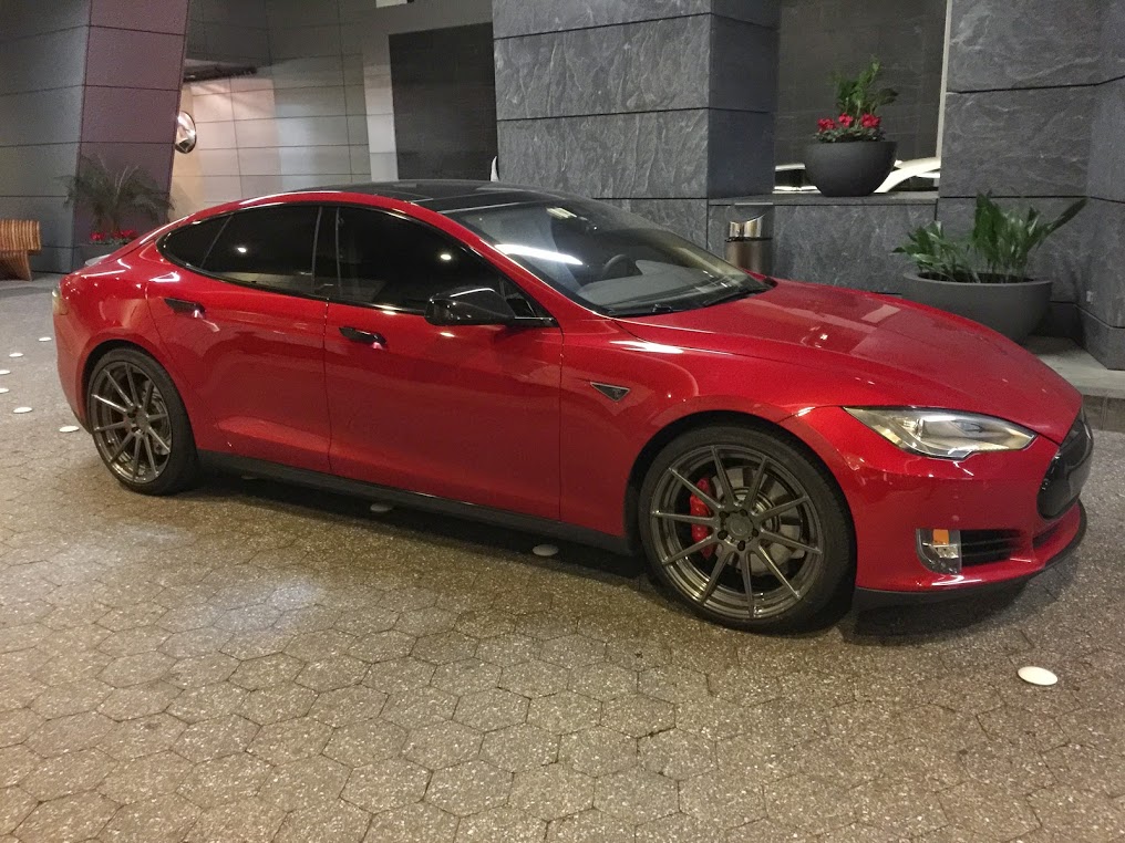 2015 Tesla Model S photo