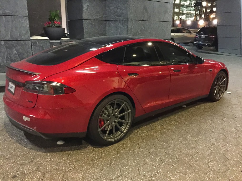 2015 Tesla Model S photo